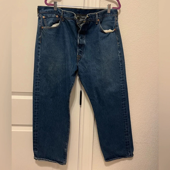 501 Levi’s Dark Wash with Button Up Waist - Picture 1 of 5